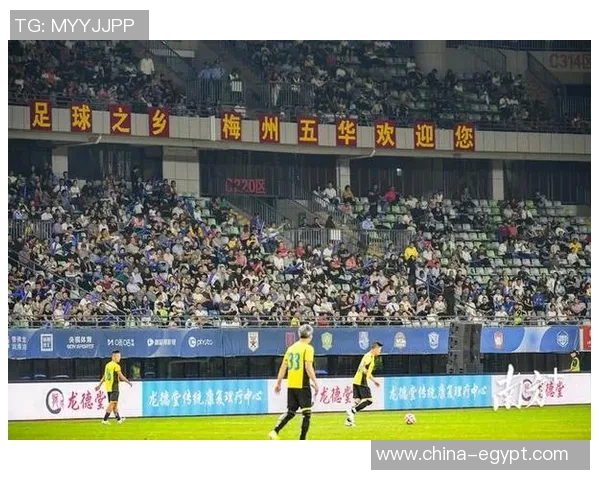 香港足球明星队精彩解说带你领略足球魅力与激情的完美结合 香港足球明星队精彩解说带你领略足球魅力与激情的完美结合